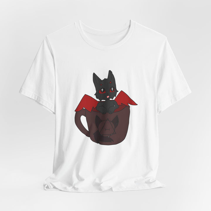 Chi in a Mug T-Shirt – Süßes Fledermaus-Kätzchen in der Kakaotasse
